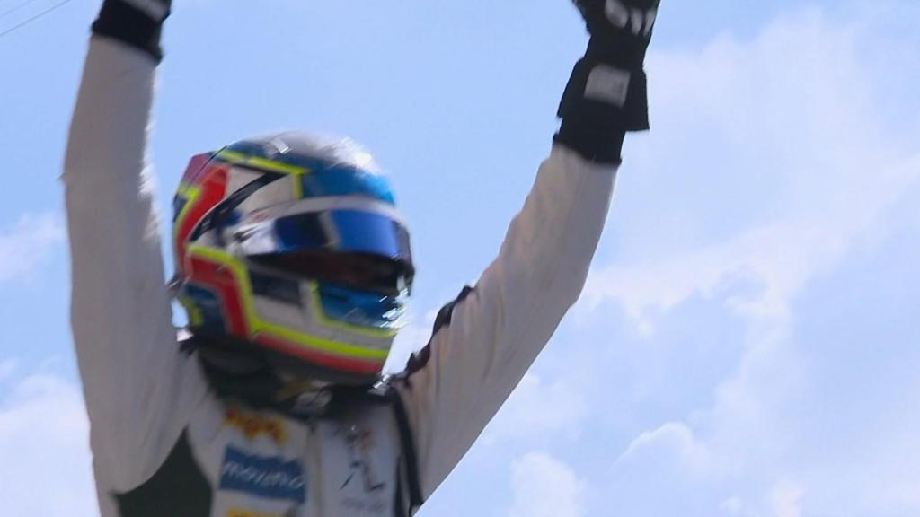 Pepe Martí celebra su victoria en el Gran Premio de España de F3.