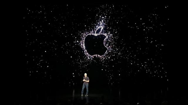 Tim Cook durante la presentación del iPhone 14.