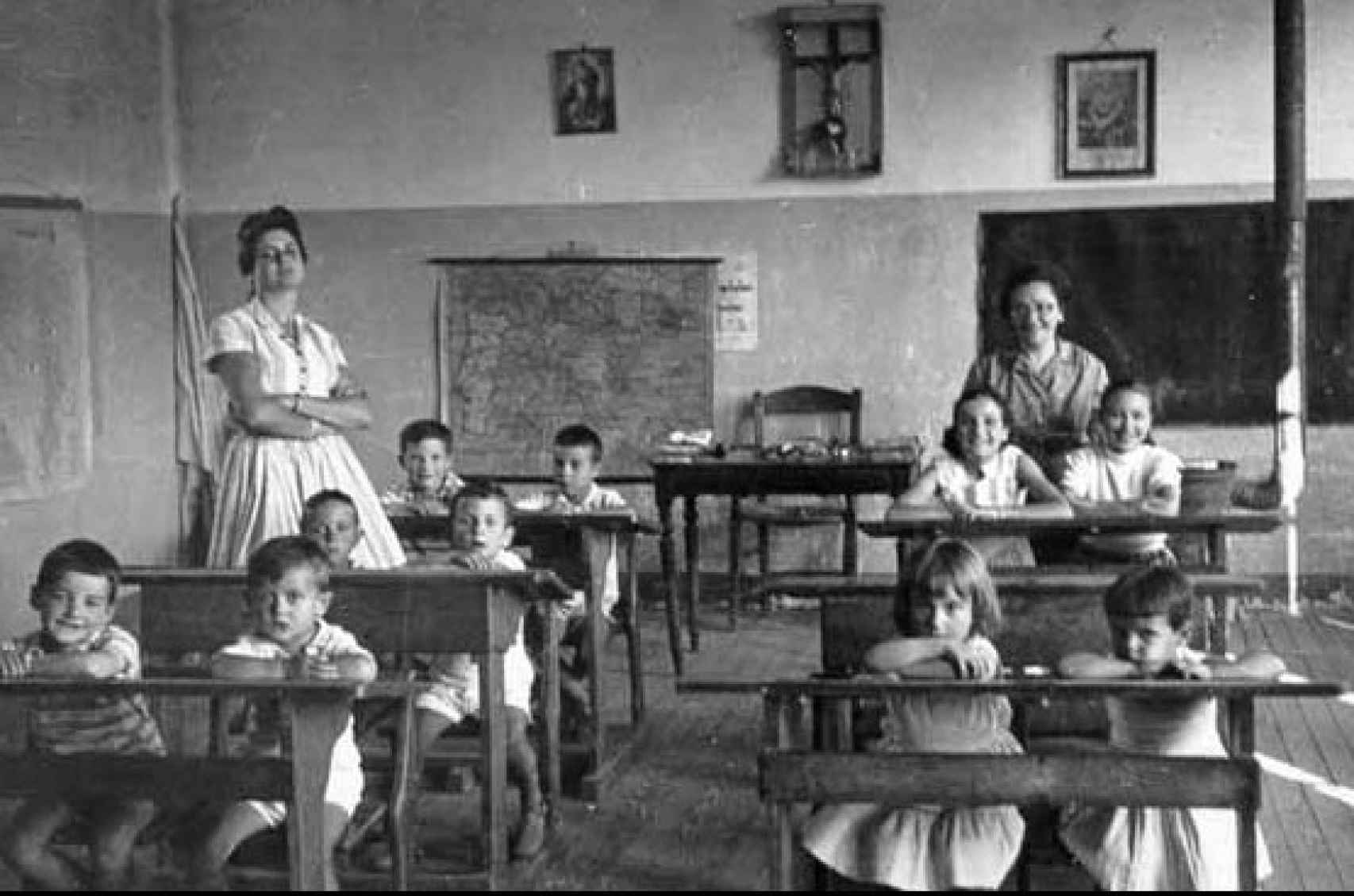 Maestras en una escuela rural