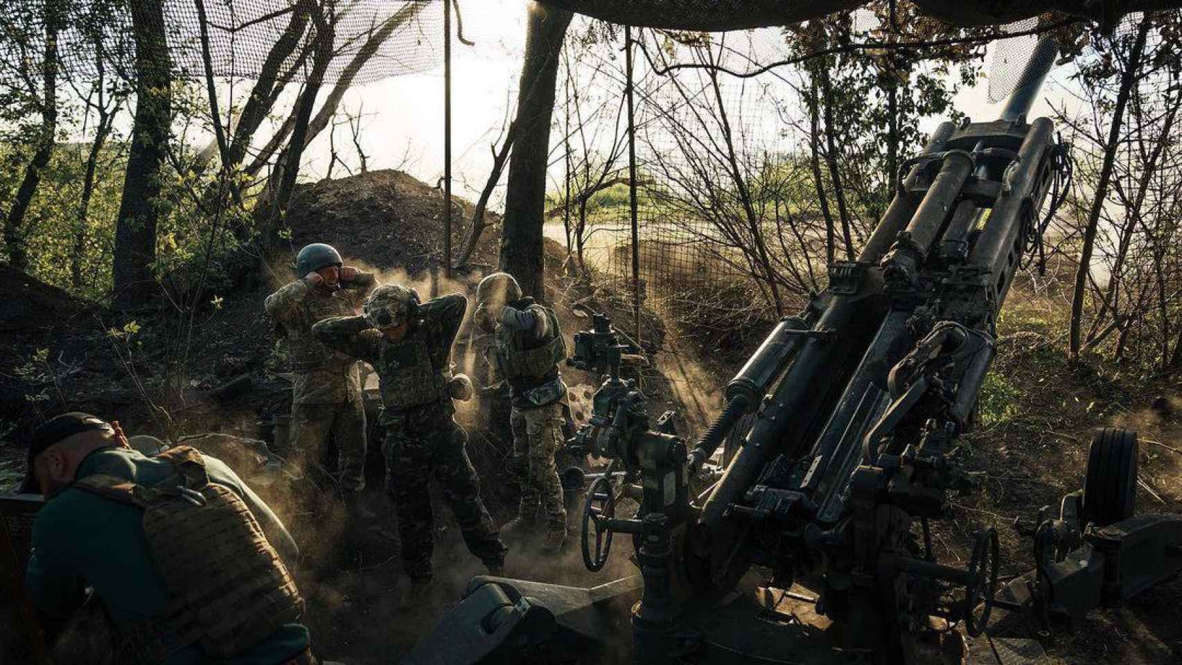93ª Brigada Mecanizada de Ucrania desde un puesto de artillería.