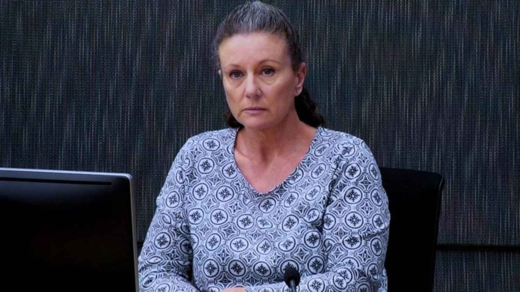La australiana Kathleen Folbigg comparece por videoconferencia en un tribunal de Sidney en 2019.