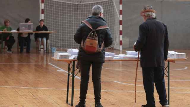 Imagen de un colegio electoral durante las elecciones municipales del 28 de mayo en Castilla y León.