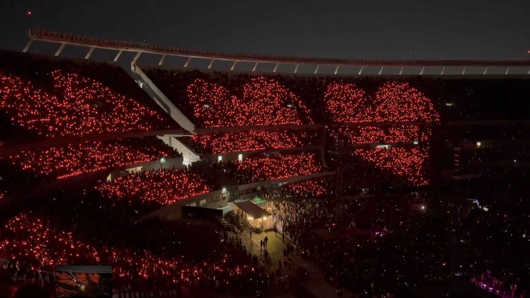 Corazones de luz en el concierto de Coldplay