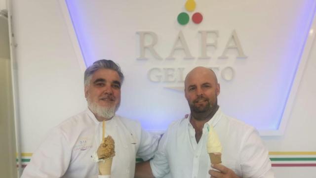 Los responsables de Rafa Gelato en Mera.