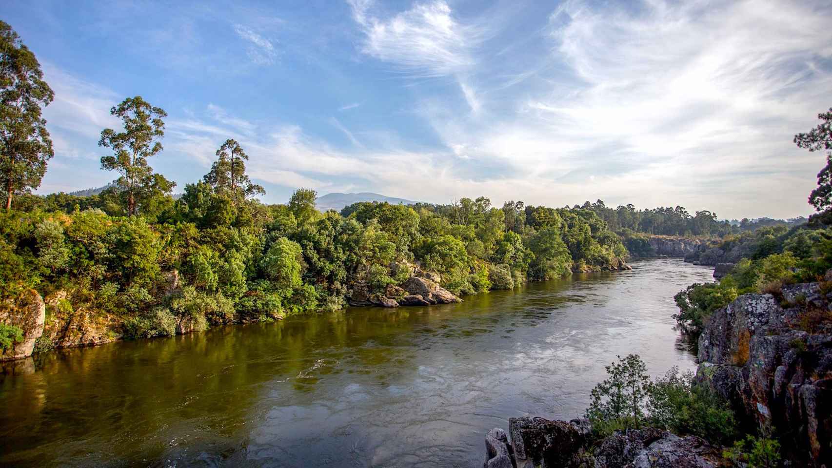 El río Miño, a su paso por As Neves.