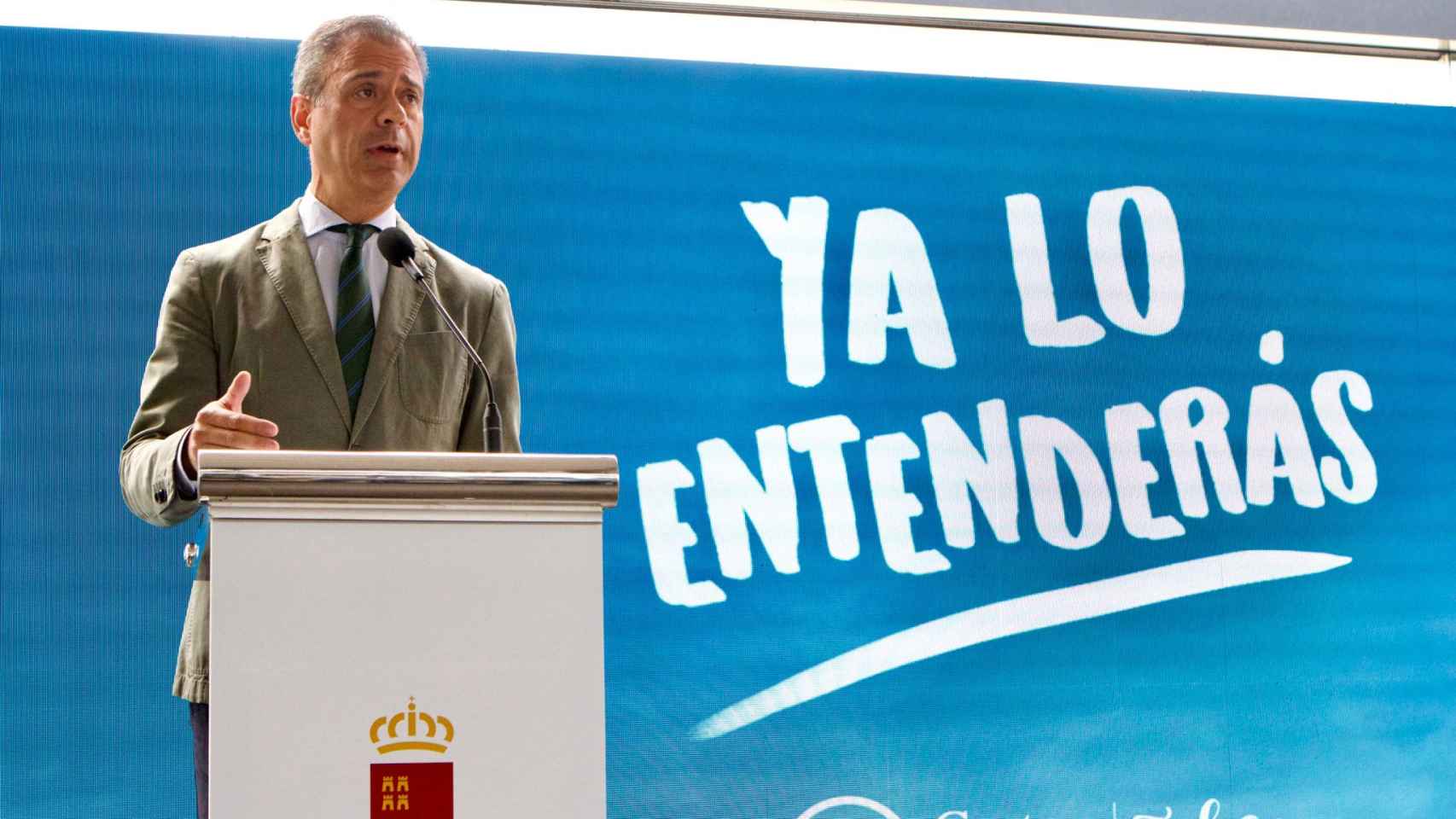 El consejero de Presidencia y Turismo, Marcos Ortuño, este martes, presentando la campaña de verano de la Región de Murcia.