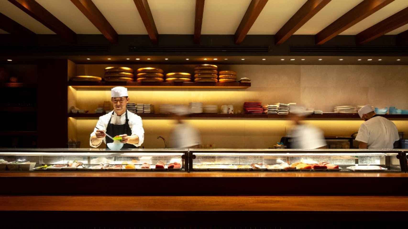 La barra de sushi de Nobu Marbella.