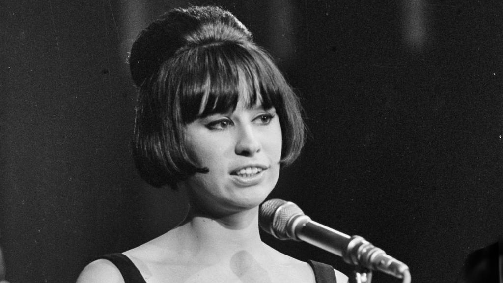 Astrud Gilberto durante un concierto en Ámsterdam en 1966.