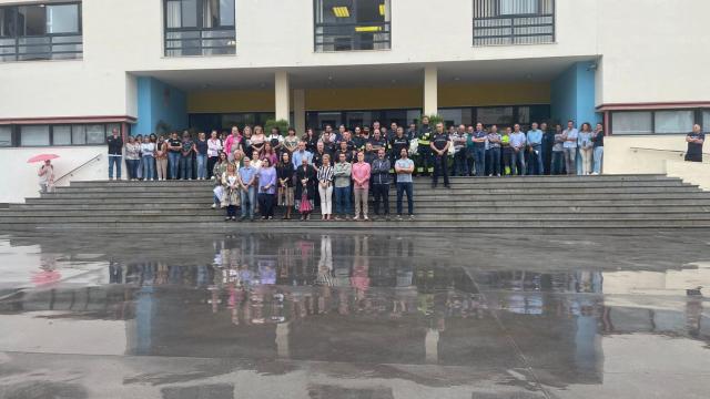 Minuto de silencio en Torremolinos tras el hallazgo del cadáver en vivienda que compartió Sibora con su expareja.