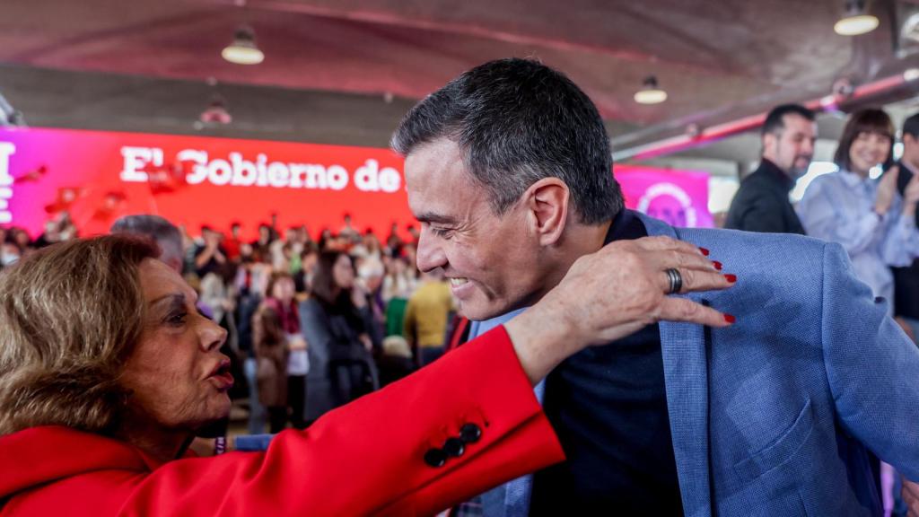 Amparo Rubiales y el secretario general del PSOE y presidente del Gobierno el pasado mes de marzo.