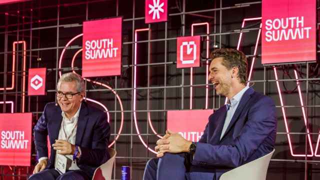 Pablo Isla y Pau Gasol durante su conversación en el South Summit 2023