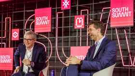 Pablo Isla y Pau Gasol durante su conversación en el South Summit 2023