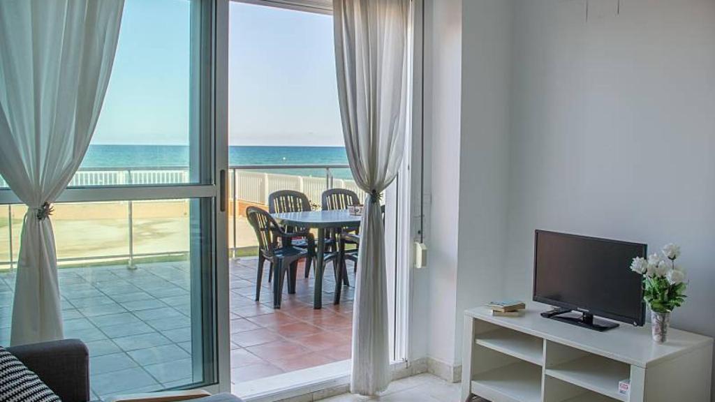 Apartamento en alquiler primer línea de playa Denia.