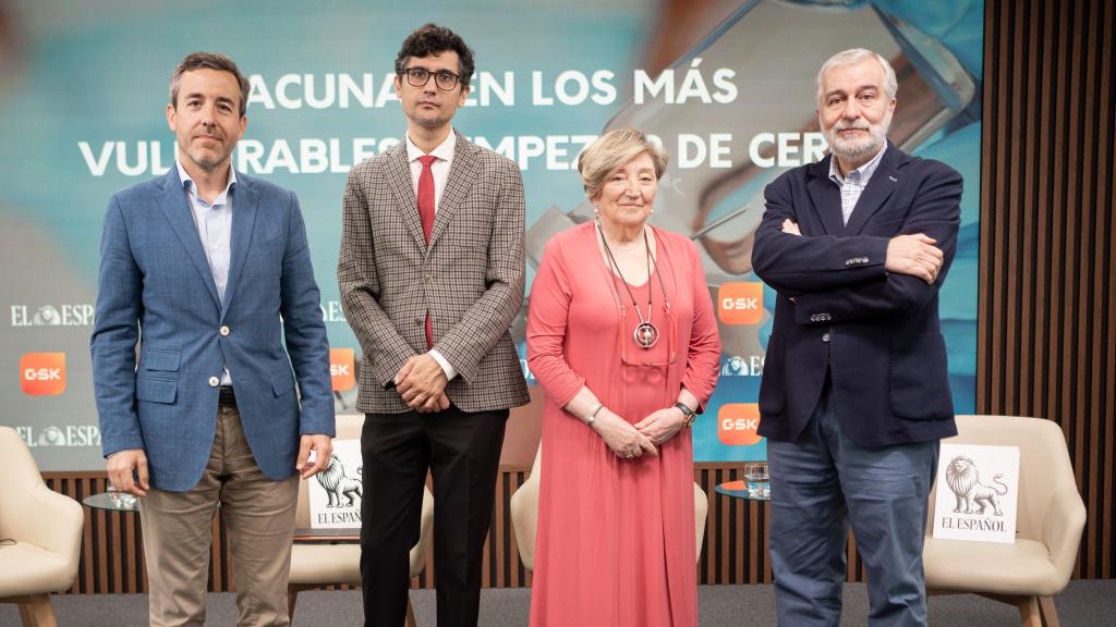 De izquierda a derecha: Pedro Carrascal, Marcos Domínguez, Ana Lluch y Ángel Gil de Miguel.