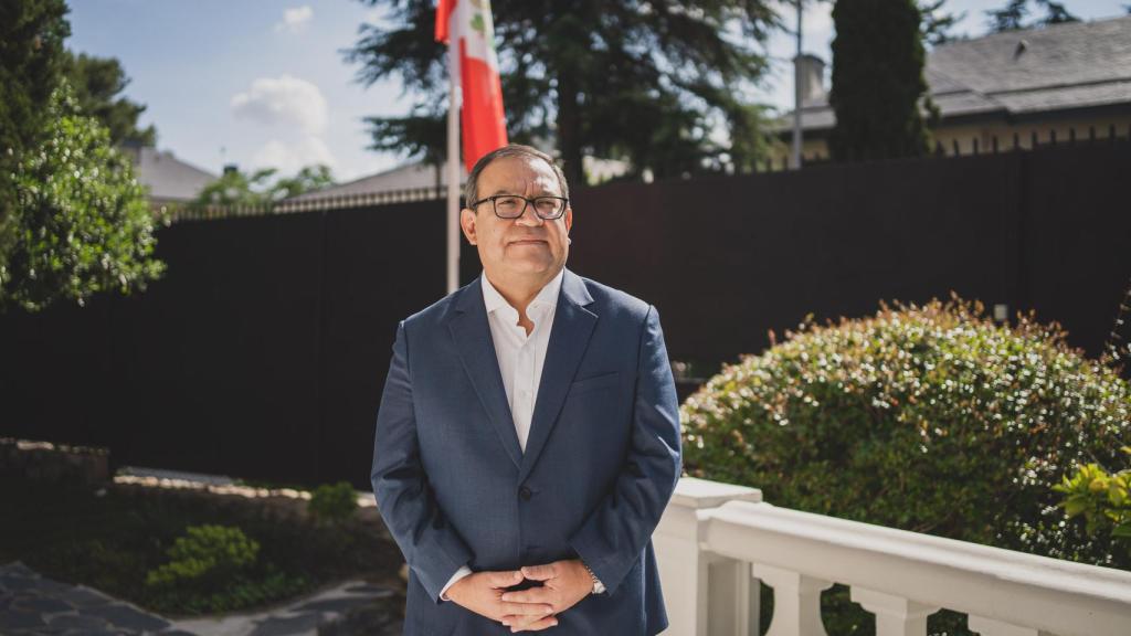 Presidente del Consejo de Ministros de Perú, Alberto Otárola, durante su entrevista con EL ESPAÑOL el 6 de junio de 2023.