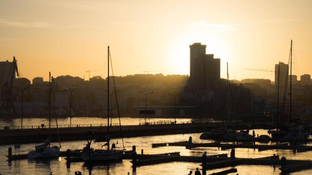 Skyline de A Coruña al atardecer