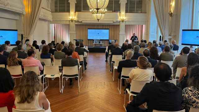 Un momento de la charla en una de las salas de la sede del RC Celta.