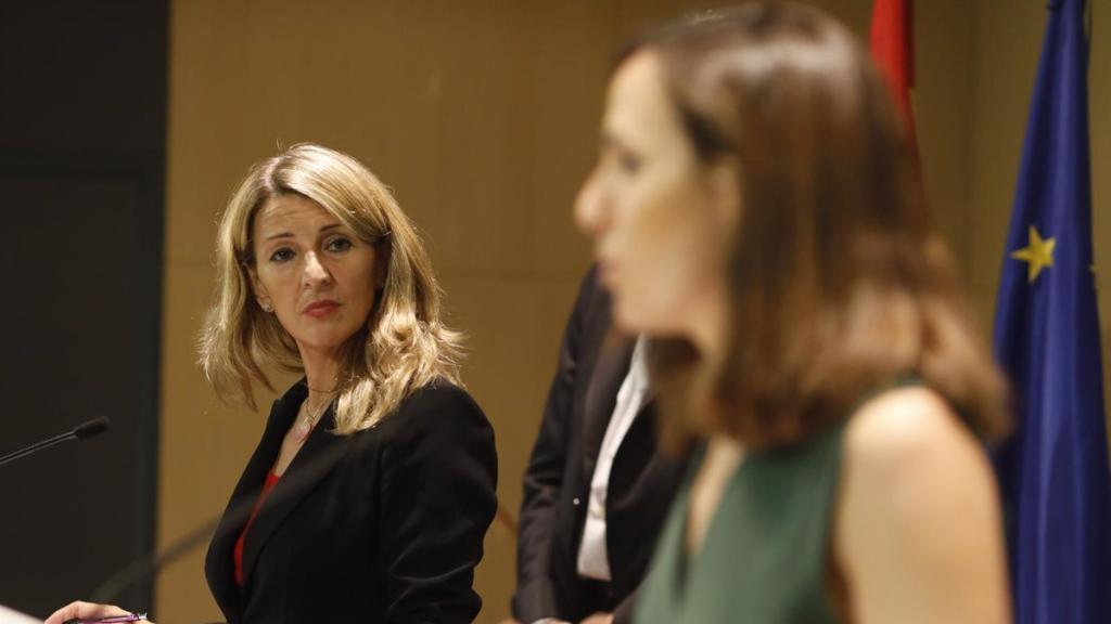 La vicepresidenta tercera del Gobierno, Yolanda Díaz, y la secretaria general de Podemos, la ministra Ione Belarra.