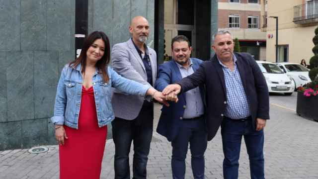 Los candidatos de PP, Vox, Maracena Conecta 23 y Quiero Maracena el día que anunciaron la firma de su acuerdo de gobierno.
