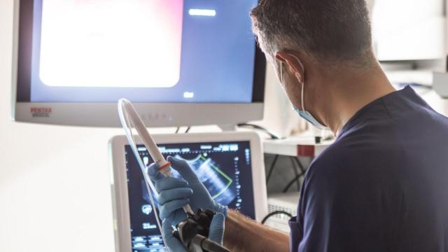 El Quirónsalud de A Coruña utiliza una innovadora técnica endoscópica para tumores de páncreas