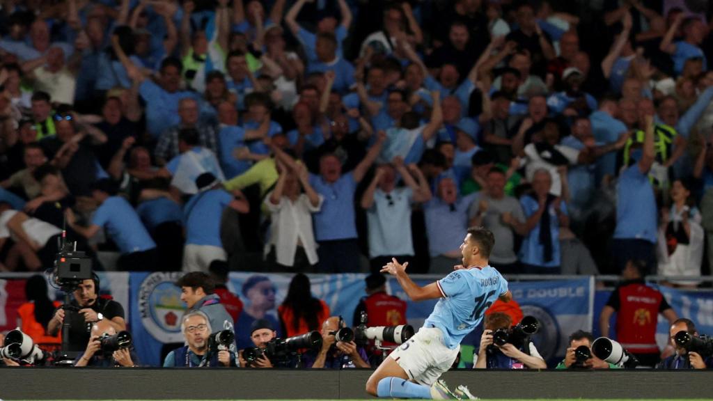 Rodrigo celebra el gol de la victoria.