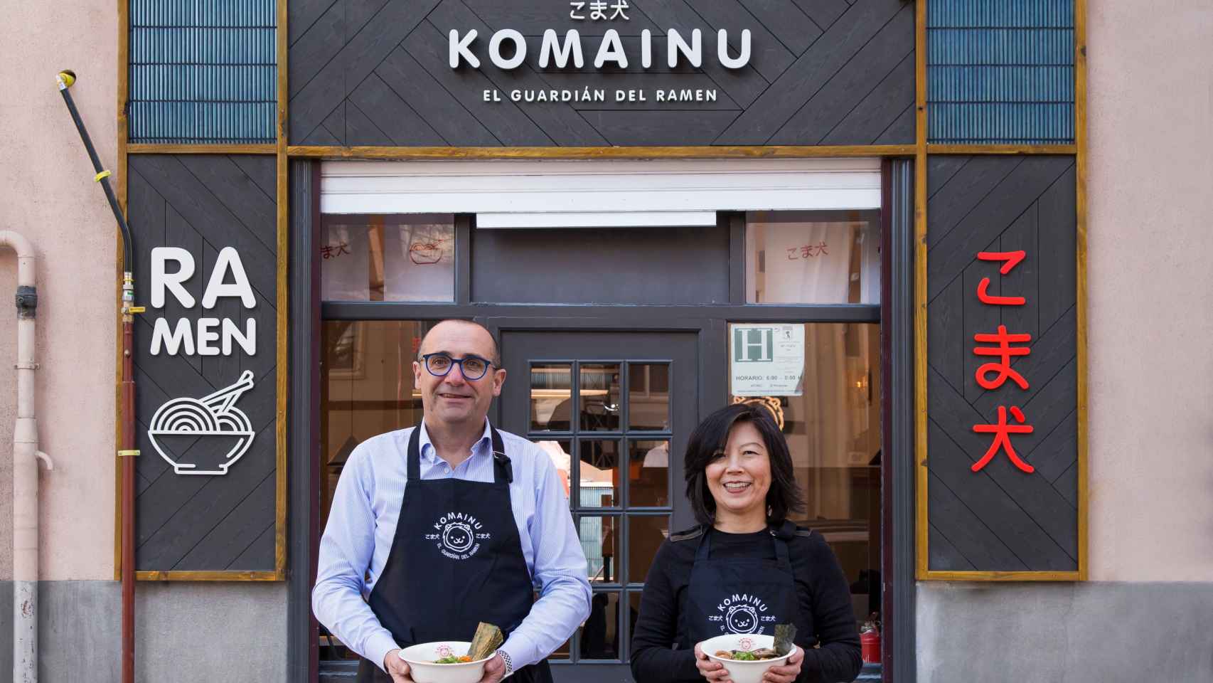 Aska Okumura y Gonzalo Ibañez son los creadores y propietarios de Ramen Komainu