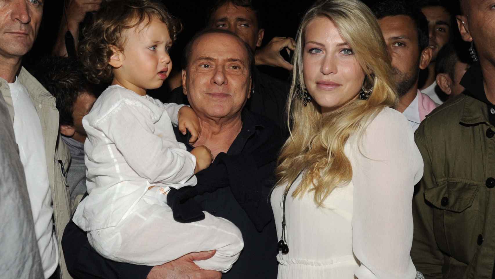 Con su nieto Alessandro y su hija Bárbara.
