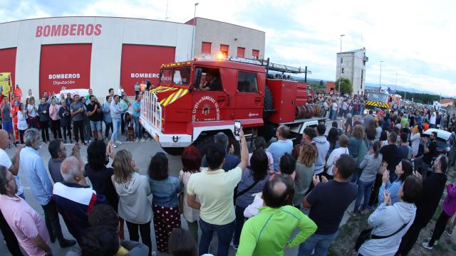 Mirobrigenses se concentran en apoyo a los bomberos voluntarios de Ciudad Rodrigo