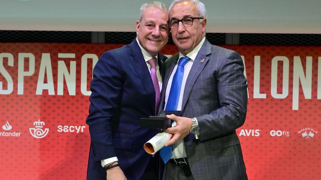 Alejandro Blanco, recibe la Medalla e Insignia de Oro y Diamantes de la RFEBM