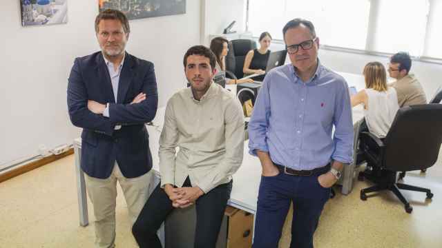 Javier Franch, CEO de Honoralia; Luis Abellán, responsable de marketing; y Javier Jornet, abogado. EE