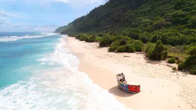 Imagen de la playa de Nunggalan en Bali, en el extremo sur de la isla indonesia.