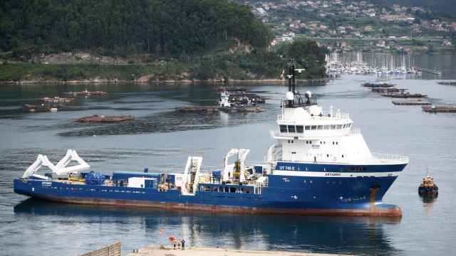 El buque Ártabro llega al Puerto de Vigo