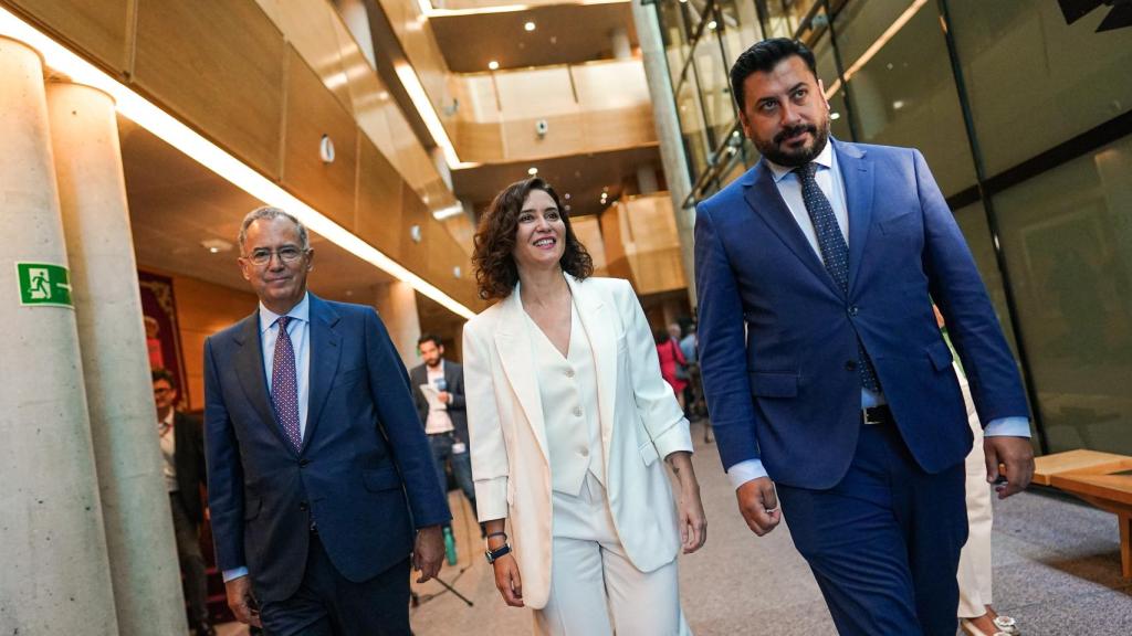 Enrique Ossorio, Isabel Díaz Ayuso y Carlos Díaz-Pache.