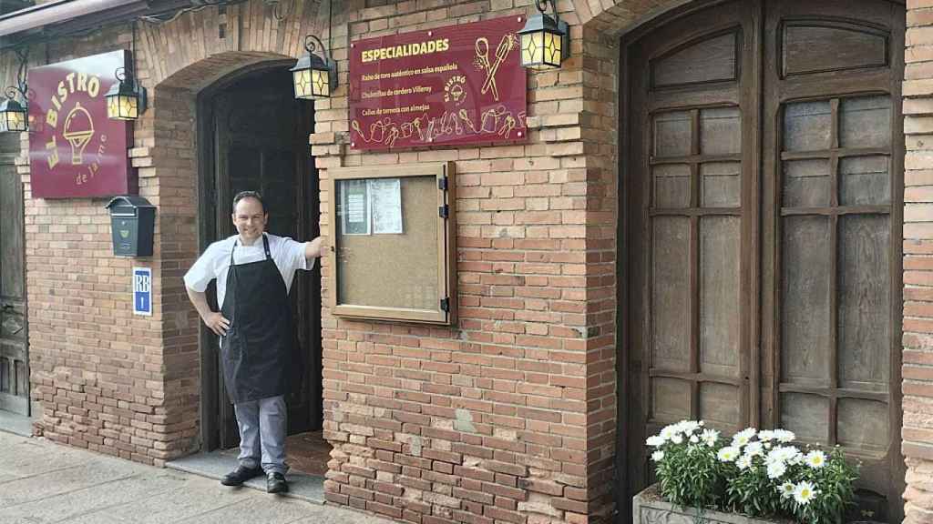 Jaime en su nuevo restaurante en San Rafael, dentro de la provincia de Segovia