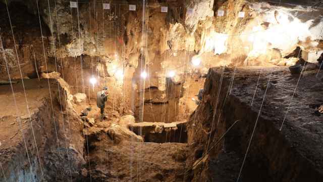 Excavaciones en la cueva de Tam Pà Ling. Foto: Kira Westaway (Macquarie University)