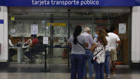 Una de las oficinas donde adquirir el abono transporte de Madrid.