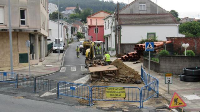 Los operarios ya han comenzado las excavaciones en la vía