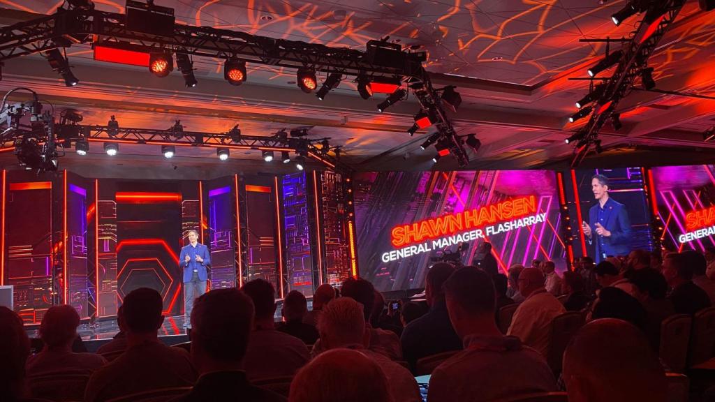 Shawn Hansen,  vicepresidente y director general de FlashArray de Pure Storage, durante la keynote de Accelerate 2023.