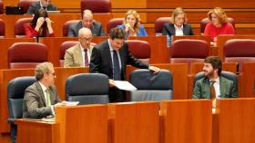 Imagen de la bancada del PP y parte de la del Gobierno autonómico durante el pleno de las Cortes de este miércoles.
