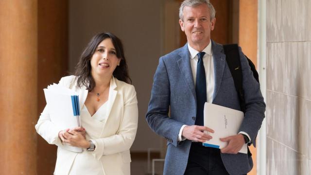 La conselleira de Economía, María Jesús Lorenzana, y el presidente de la Xunta, Alfonso Rueda.