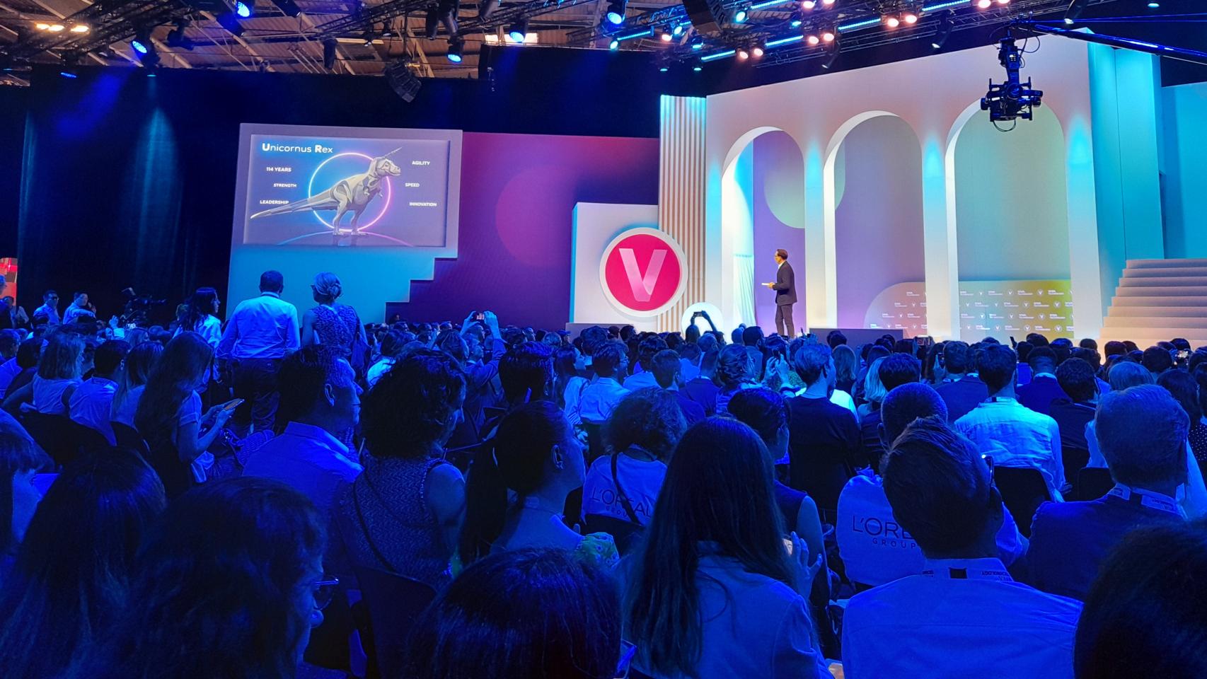 Nicolas Hieronimus, CEO de L'Oréal, durante su ponencia en el auditorio principal de VivaTech 2023 en París.