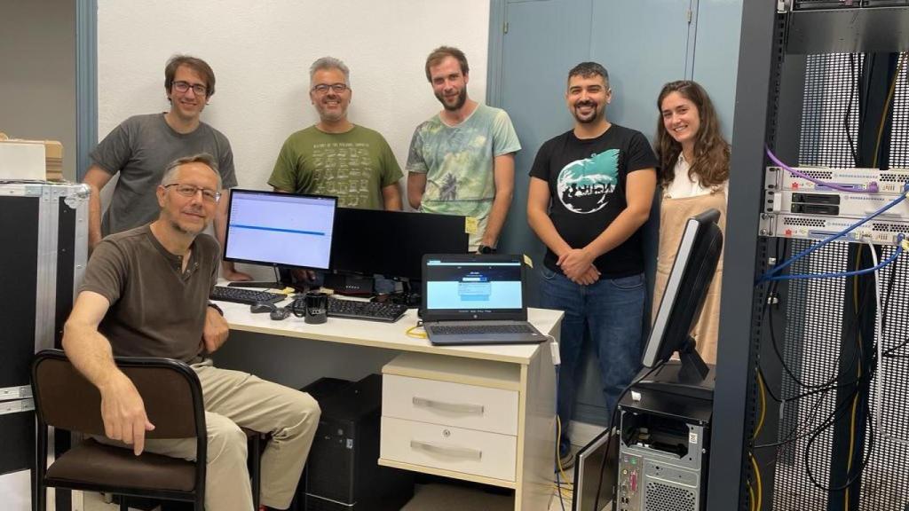 El equipo de LuxQuanta, empresa española que ha participado en el experimento.