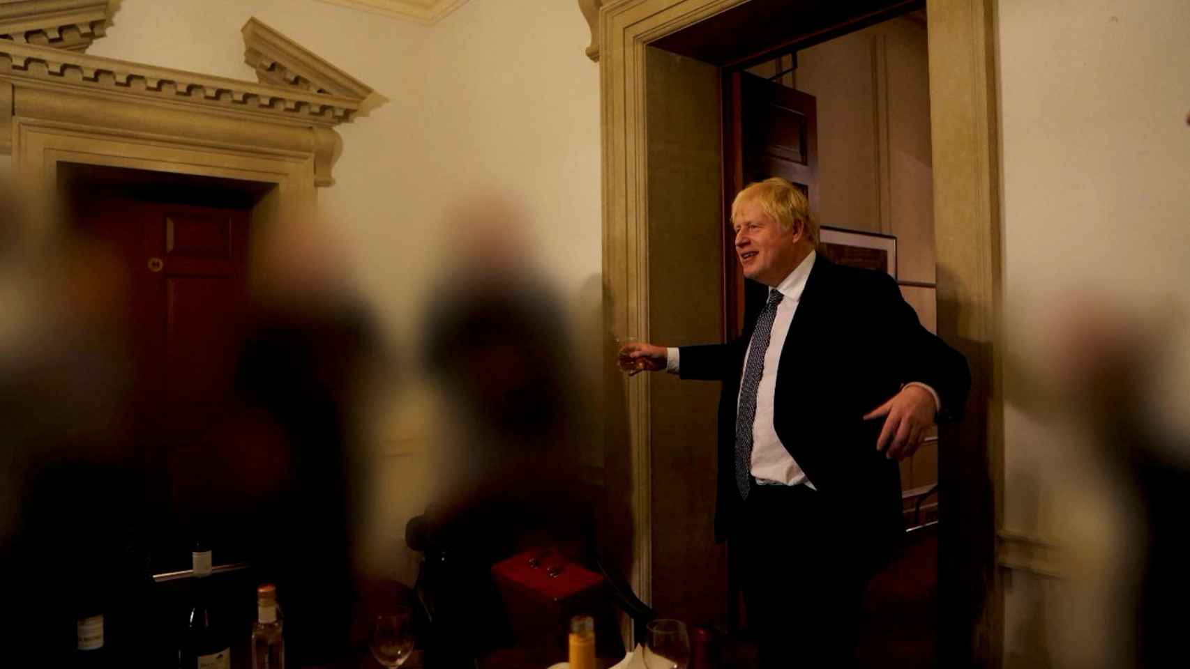 Fiesta ilegal de Boris Johnson en Downing Street durante la pandemia.