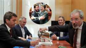 Los representantes de PP y Vox en la Comunidad Valenciana, entre ellos los dirigentes Carlos Mazón y Carlos Flores, durante las negociaciones.