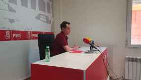 El alcalde de Benavente en funciones, Luciano Huerga, durante su rueda de prensa de este jueves.