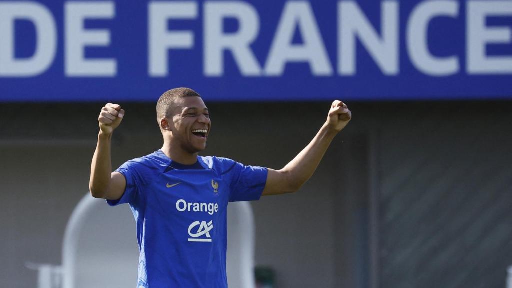 Mbappé, en un entrenamiento con Francia.