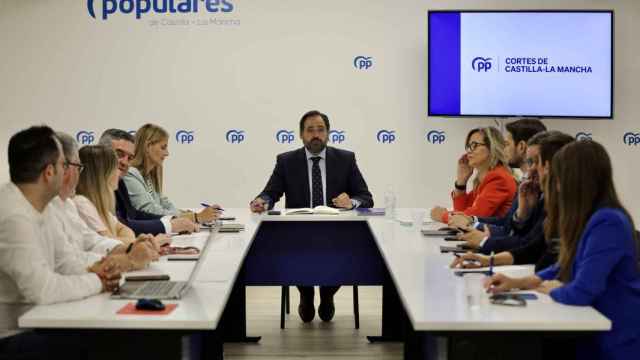 Paco Núñez junto a los diputados electos del PP en las Cortes de Castilla-La Mancha
