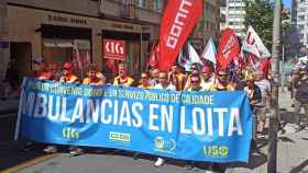 Protesta de trabajadores del sector de ambulancias, en Santiago.