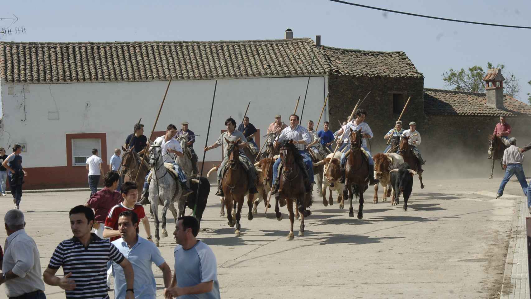 Encierro a caballo en Gallegos de Argañán