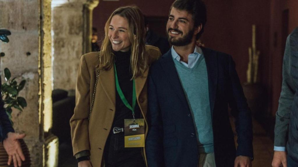 Juan García-Gallardo y Teresa Silvestre en un acto de VOX